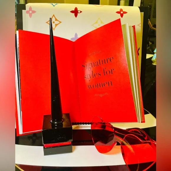 The Little Book Christian Louboutin Bundle New ๐ ๐
๐ฝ - Picture 11 of 16